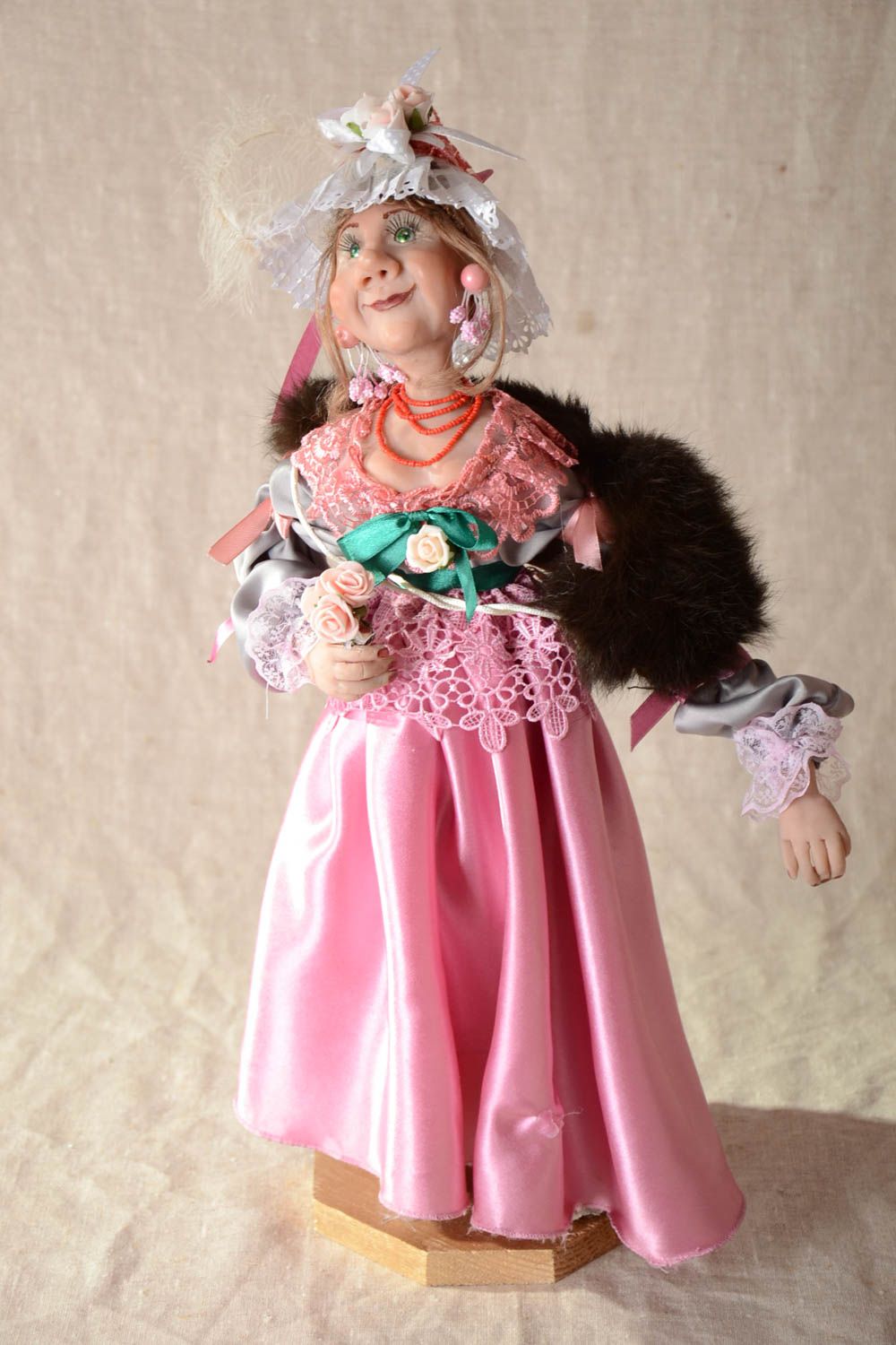 Дизайнерская авторская кукла с элементами лепки для декора Мадам ручной работы фото 1