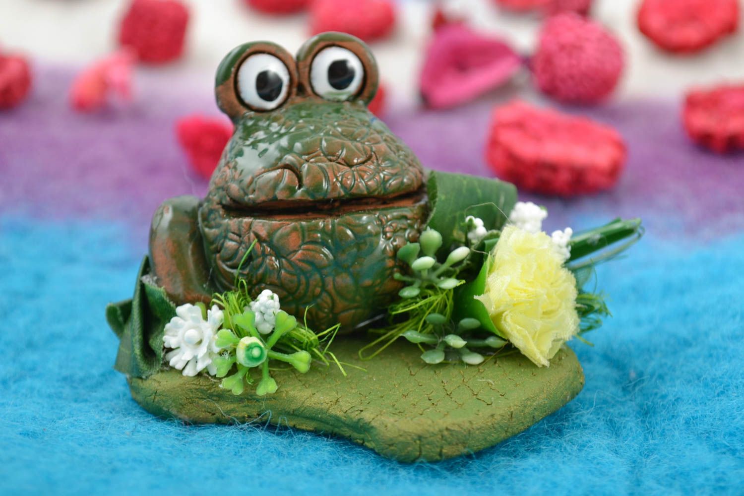 Handmade small decorative ceramic collectible figurine of frog with flowers photo 1