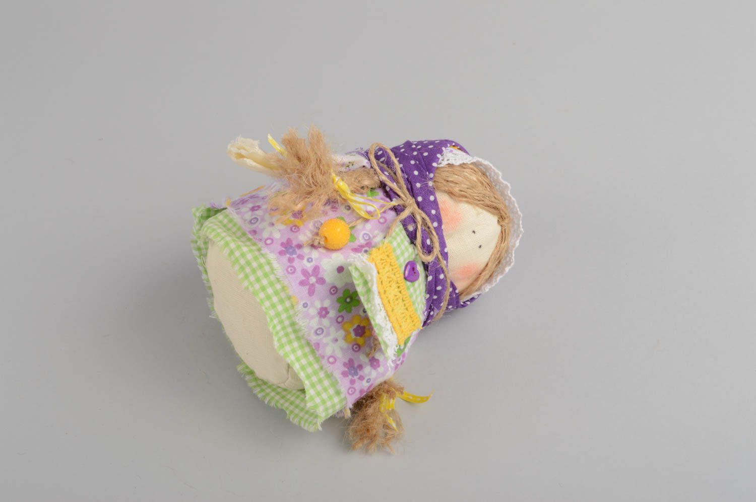 Amulett Ethno Puppe aus Textil mit Korn für Dekor künstlerisch handgeschaffen foto 4