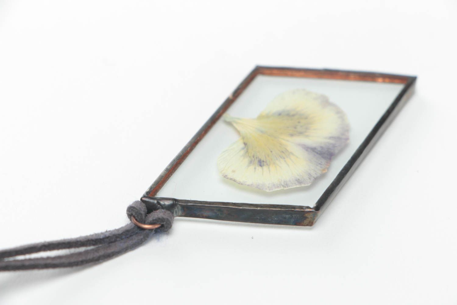 Colgante de cristal con flor adentro rectangular bonito con cordón artesanal foto 4