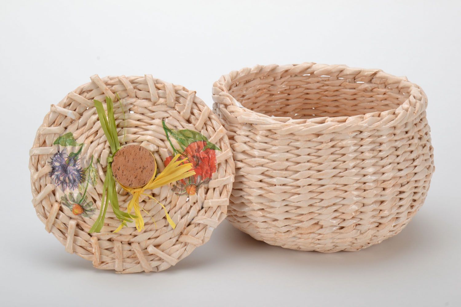Woven basket with lid photo 4
