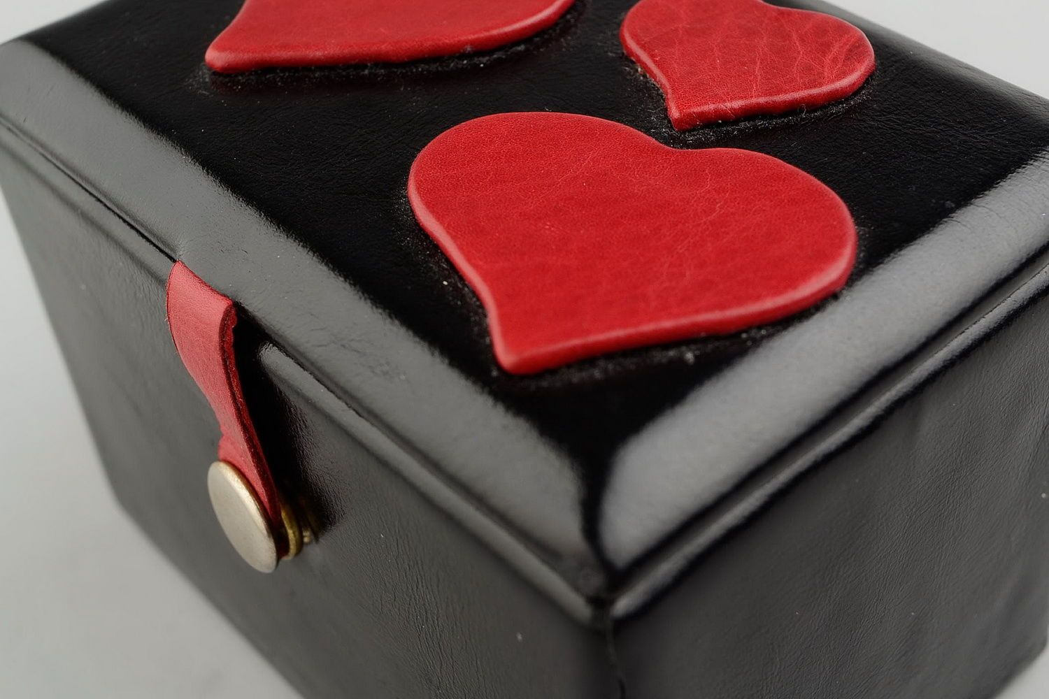 Box made of leather and cotton with heart photo 2