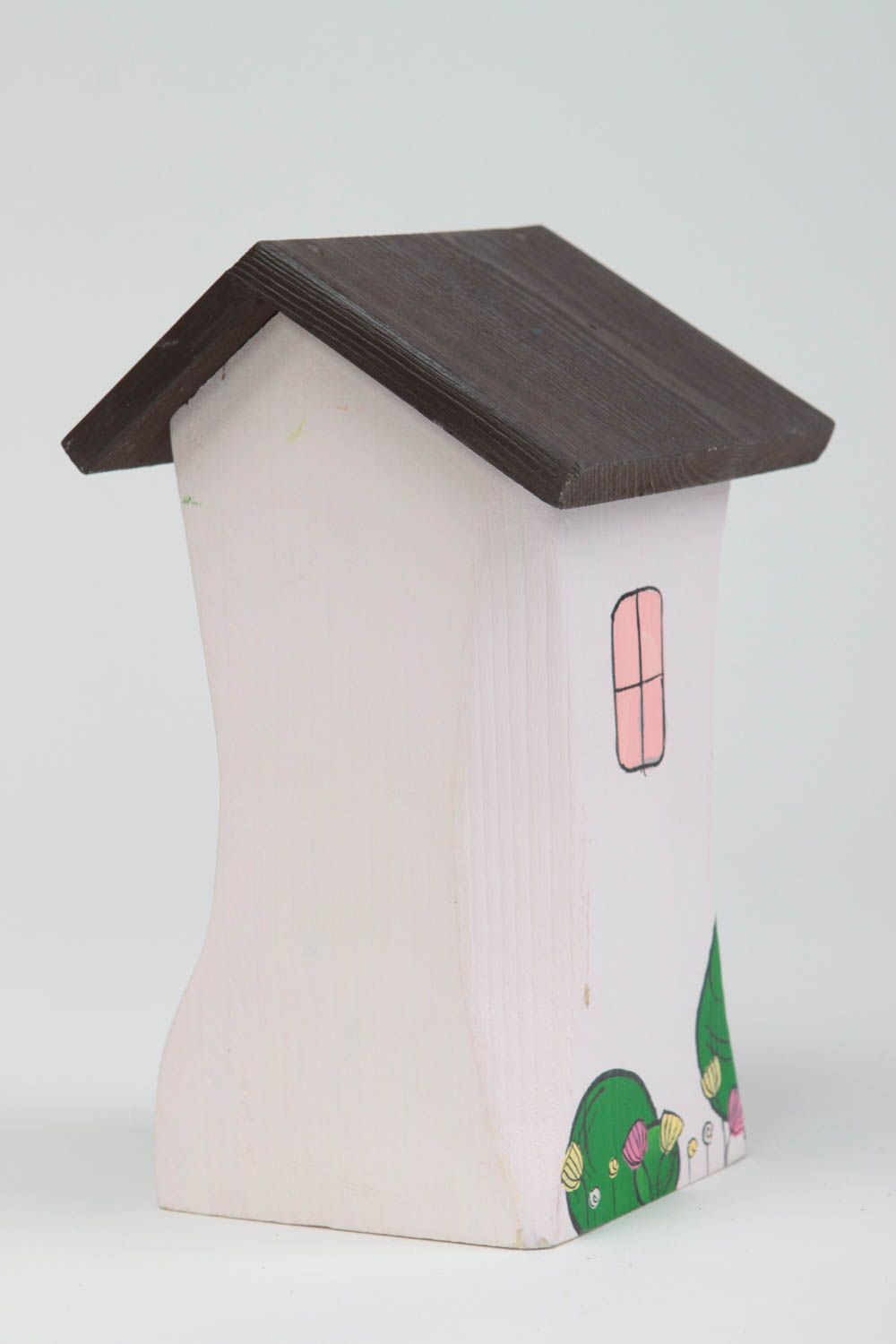 Figurine maison faite main Statuette en bois de pin peinte Décoration maison photo 3