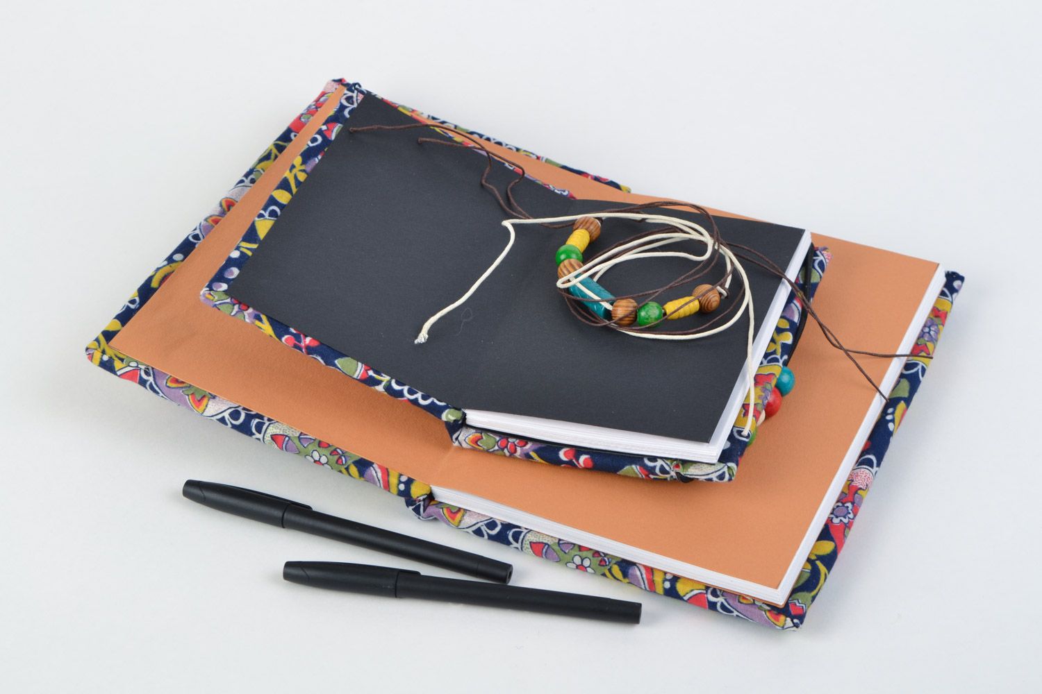 Set Notizblöcke mit Muster 2 Stück bunt udn künstlerisch mit Perlen Handarbeit  foto 3