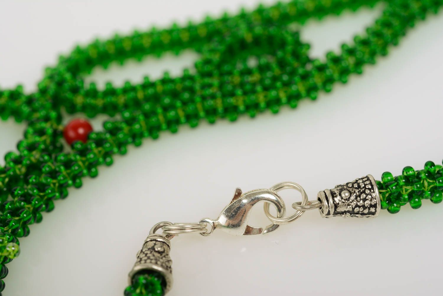 Künstlerisches originelles grünes Glasperlen Collier handmade mit Jaspis Koralle foto 5