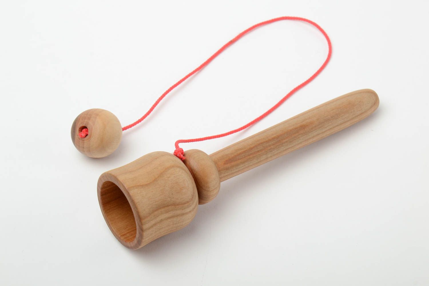 Jouet en bois fait main de design original artisanal d'éveil pour enfant photo 2