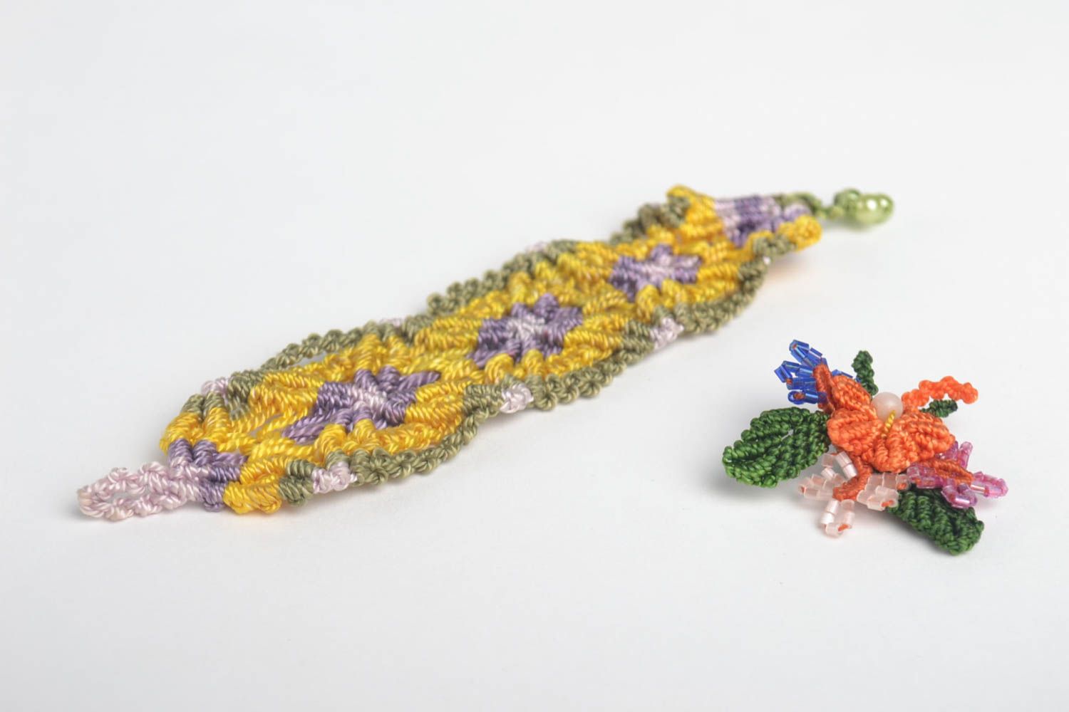 Geflochtenes Armband handmade Armband aus Stoff Geschenk für Frau mit Blumen foto 5