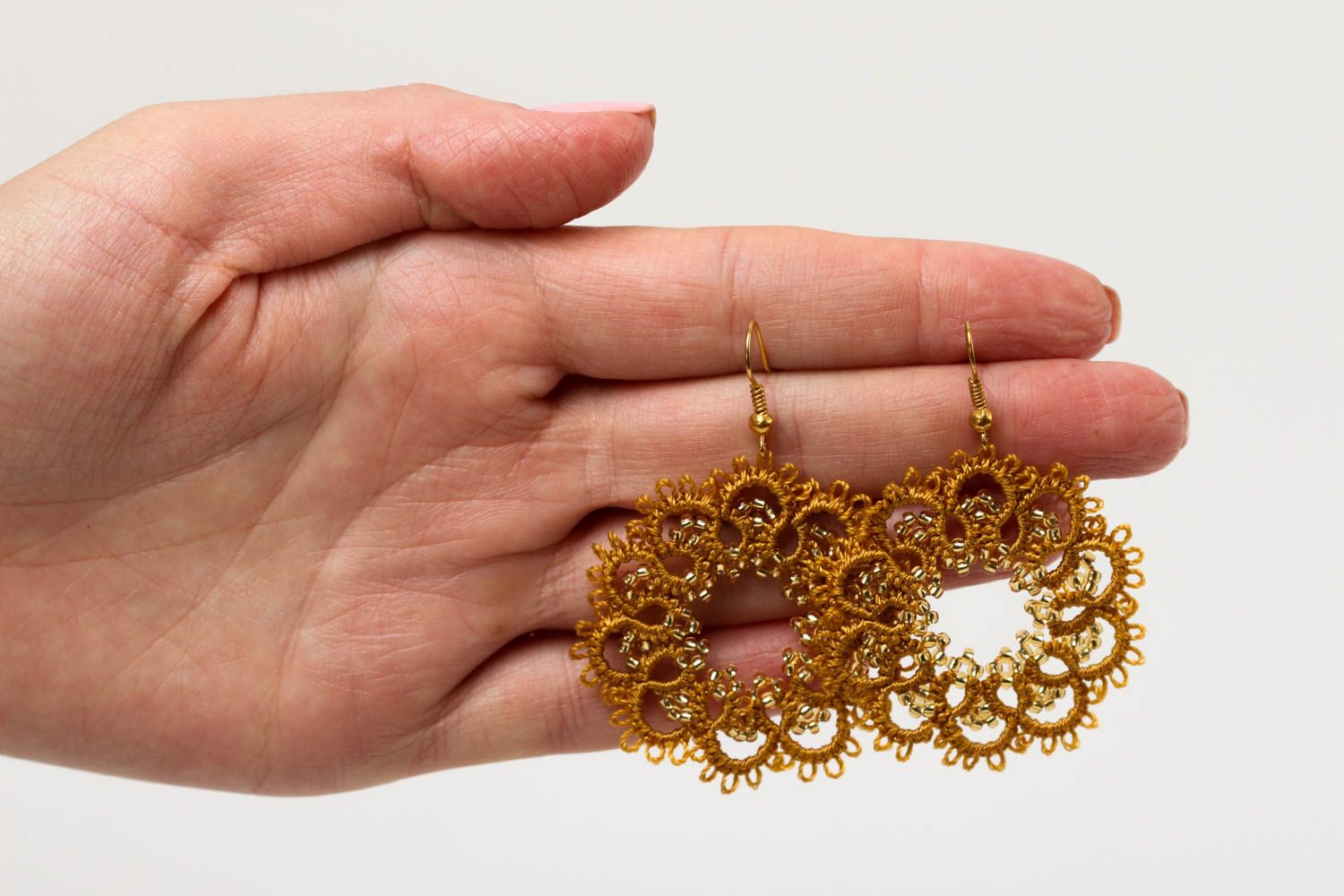 Unusual handmade woven earrings woven lace earrings tatting jewelry designs photo 5