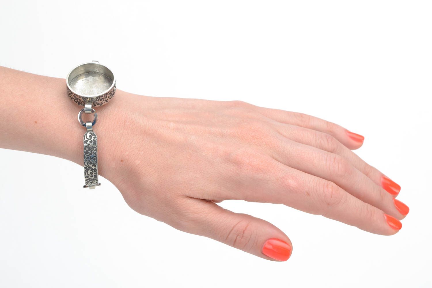 Apprêt pour bracelet en métal fait main original coulée par centrifugation photo 5