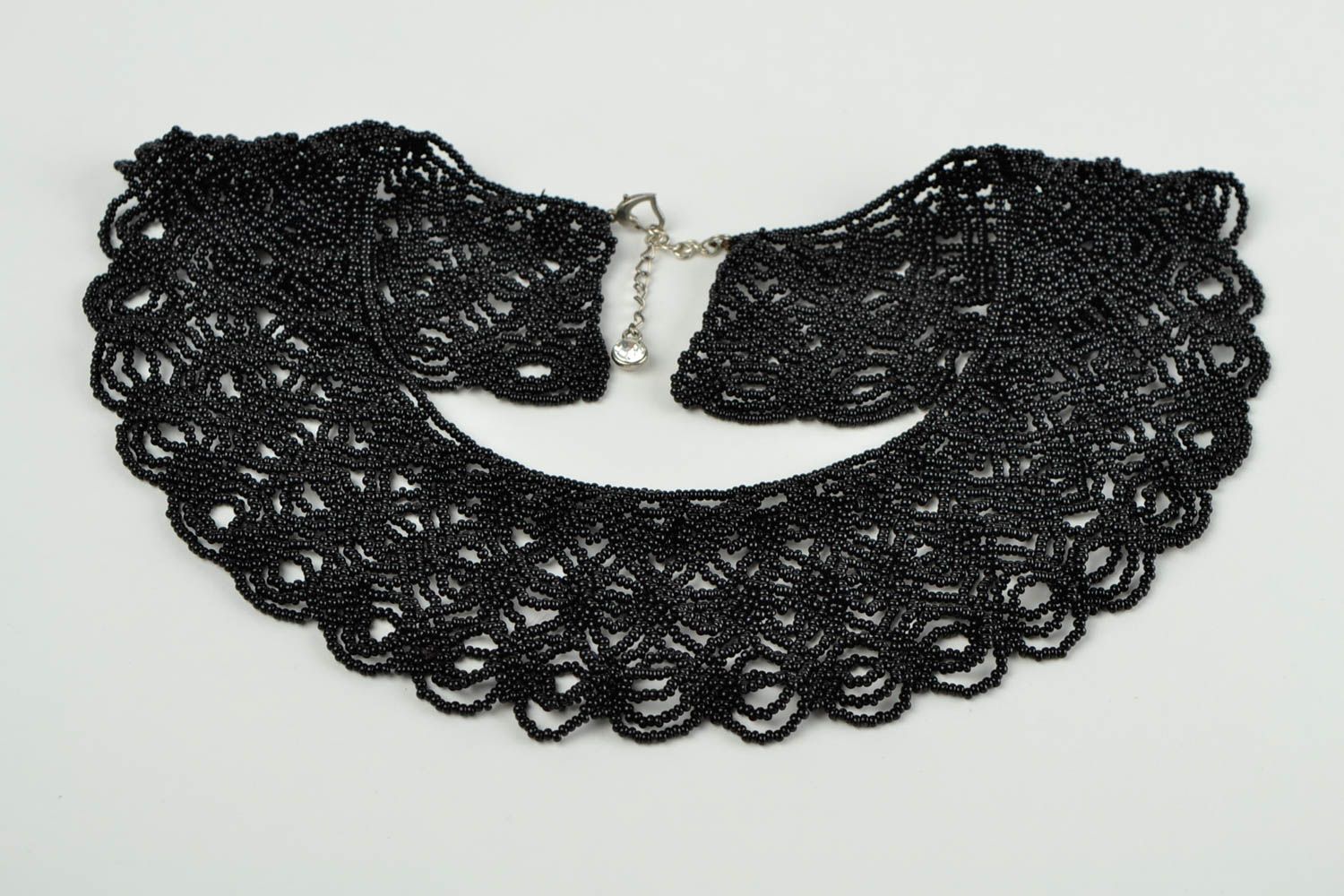 Collier perles de rocailles noir Bijou fait main Accessoire femme noir ajouré photo 4