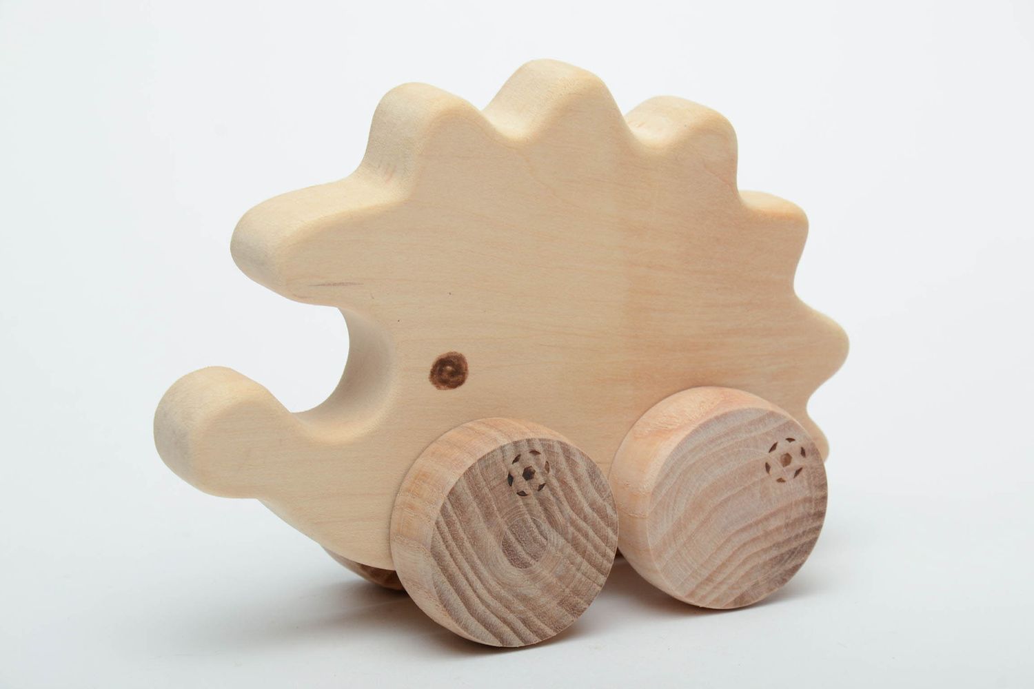 Wooden wheeled toy hedgehog photo 2