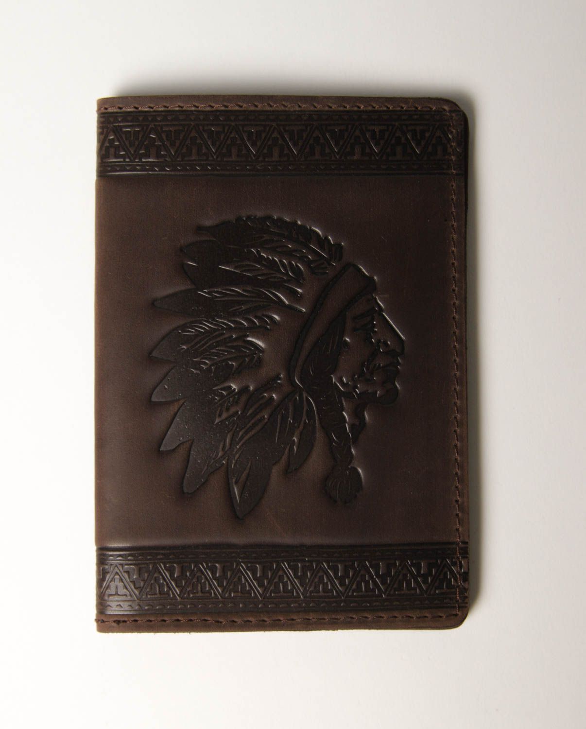 Оригинальный подарок хенд мейд коричневая обложка на паспорт кожаный аксессуар фото 2