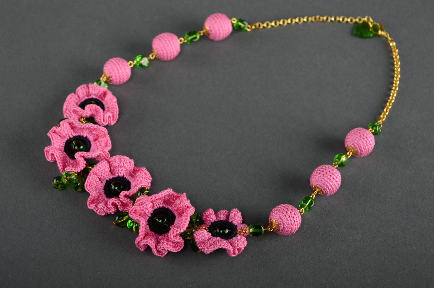 Floral crochet bead necklace of pink color photo 1