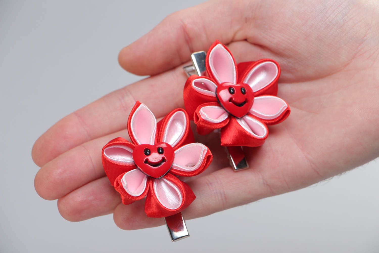 Set of 2 handmade decorative hair clips with red and pink kanzashi flowers  photo 5