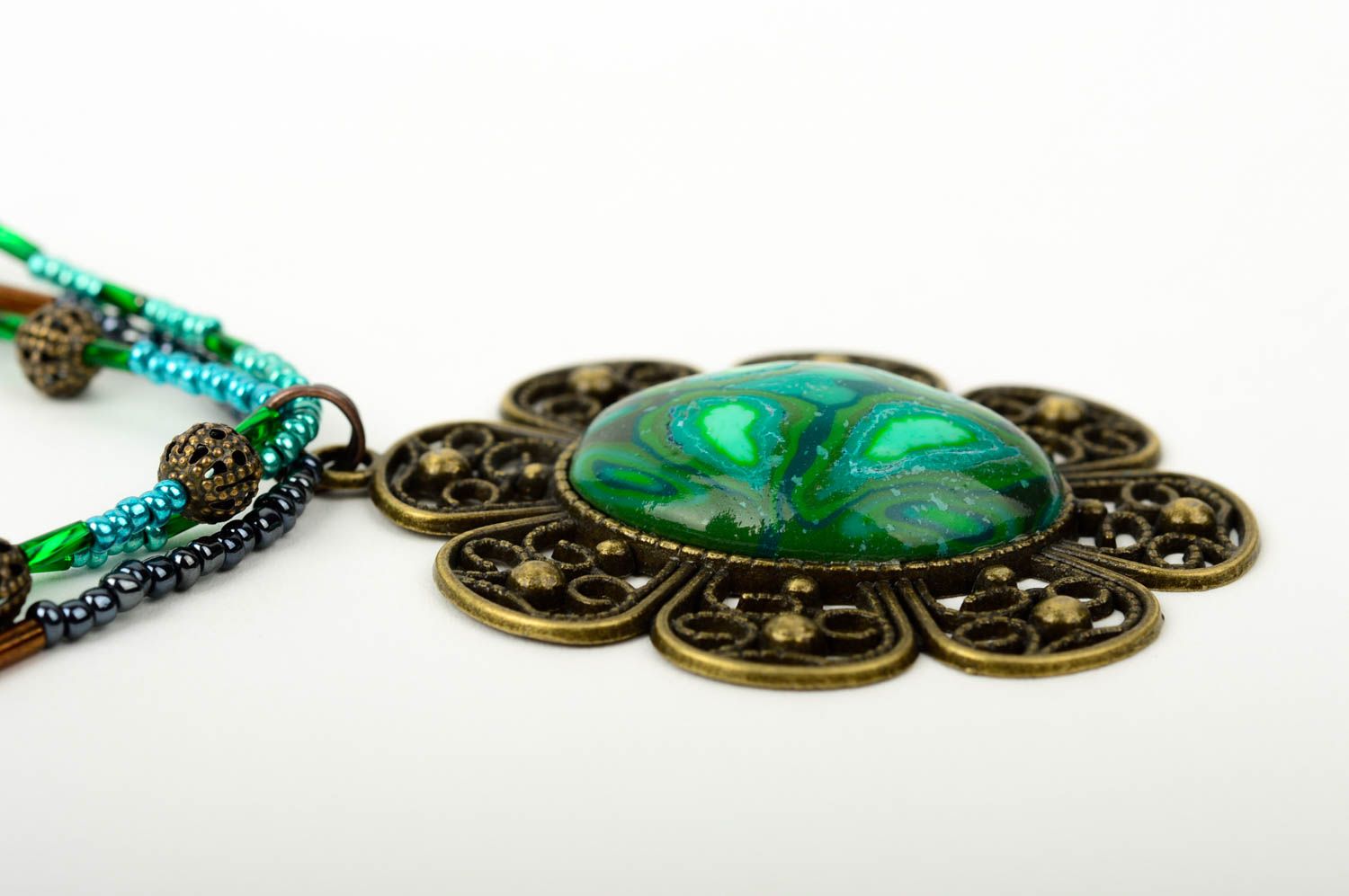 Collier pendentif fleur Bijou fait main vert design original Cadeau femme photo 3