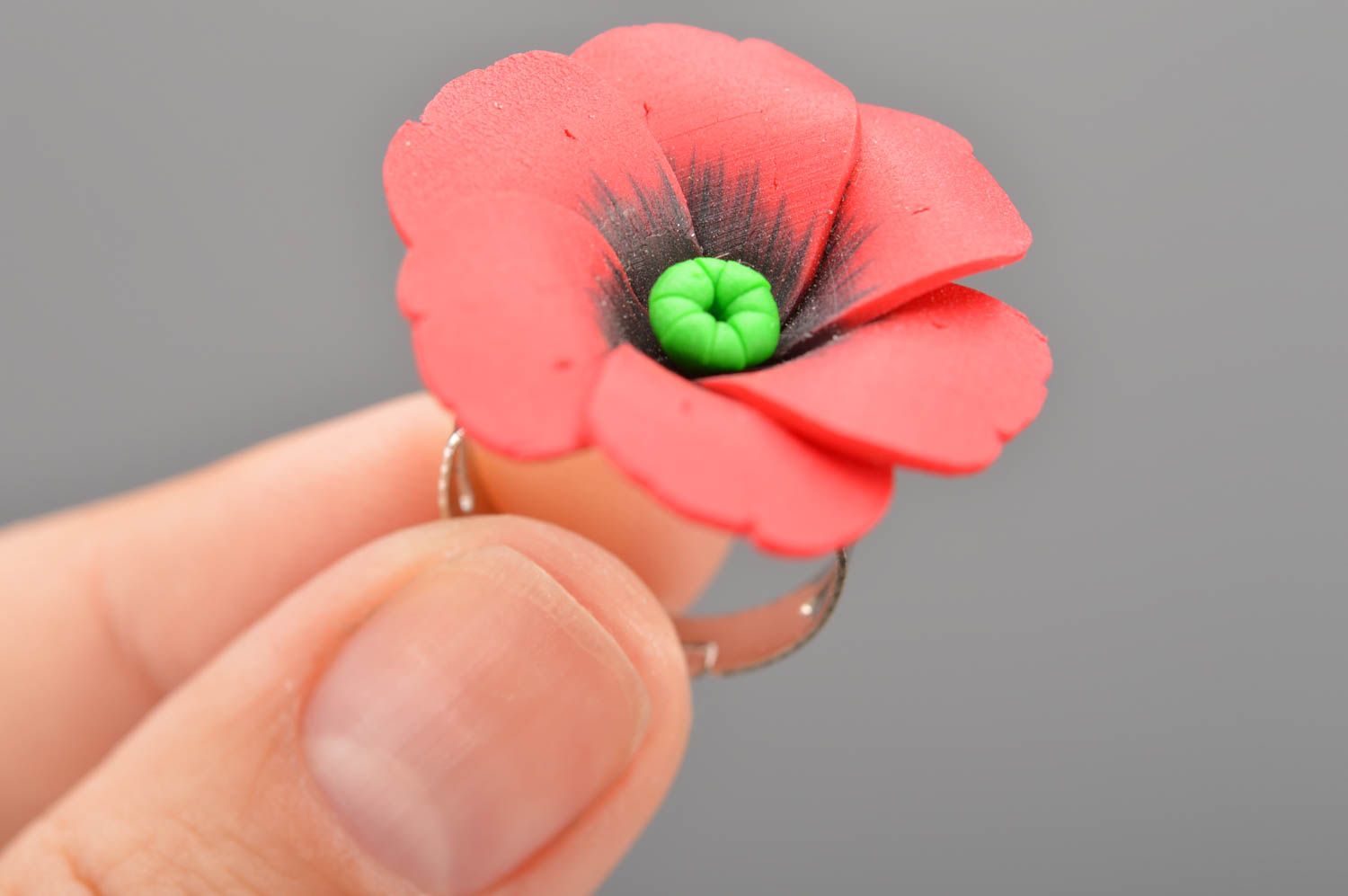 Damen Ring mit Blume aus Polymerton regulierbare Fourniture in Rot handgemacht  foto 2