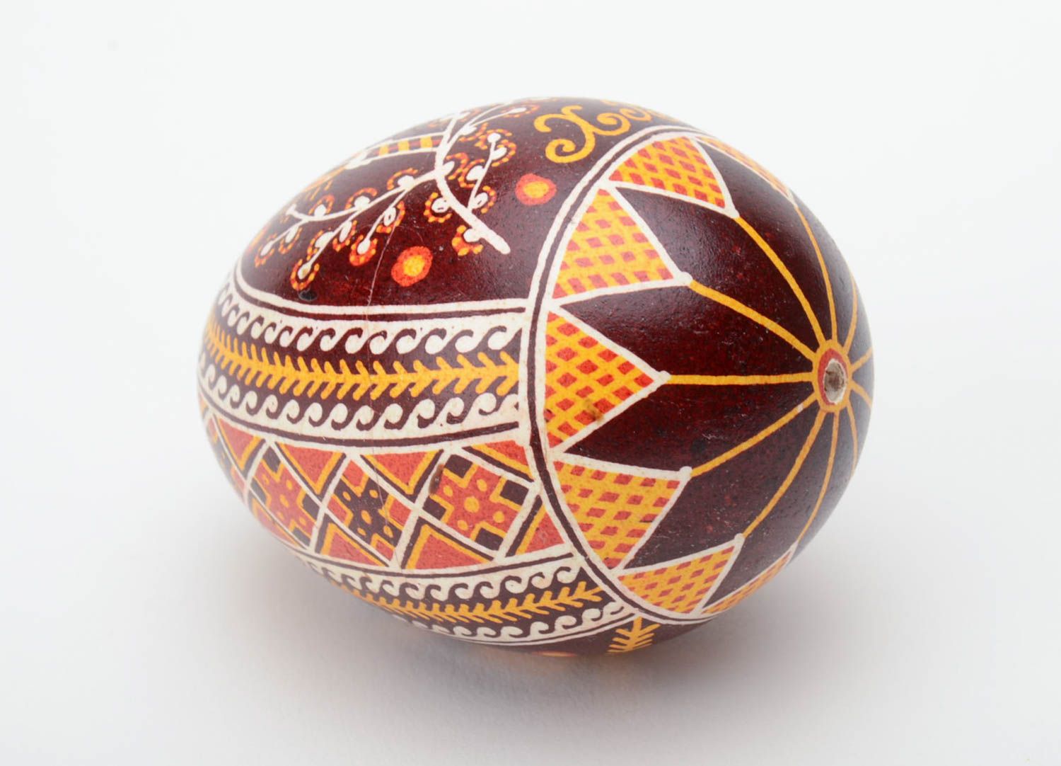Huevo decorativo de Pascua artesanal pintado a mano con ornamento original foto 2