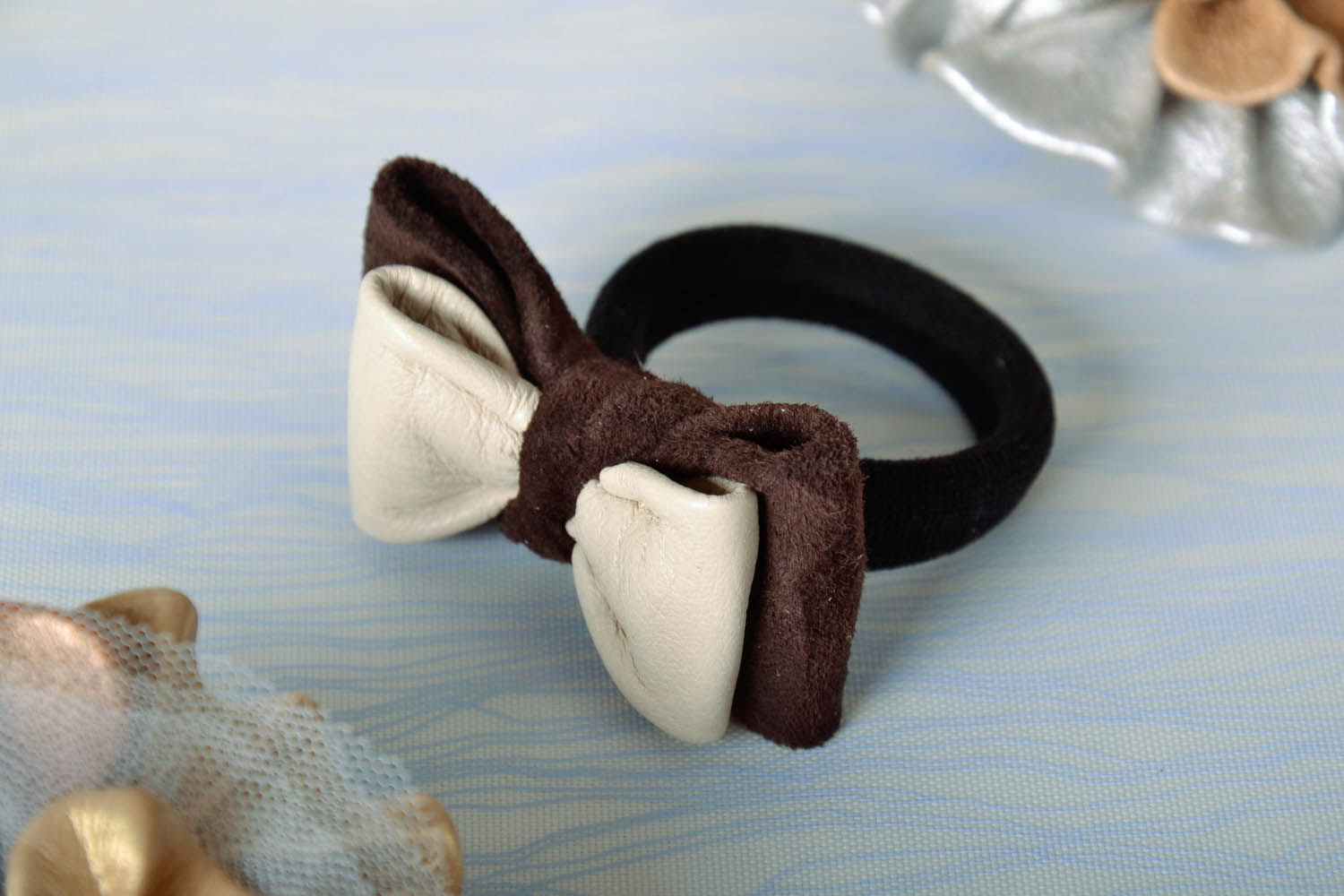 Scrunchy made of genuine leather photo 1