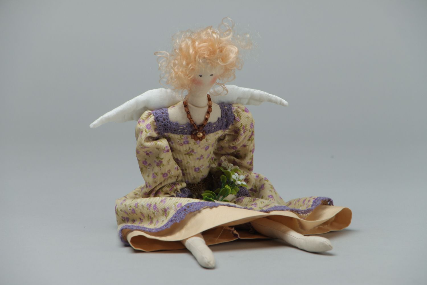 Muñeca de trapo ángel con alas foto 1