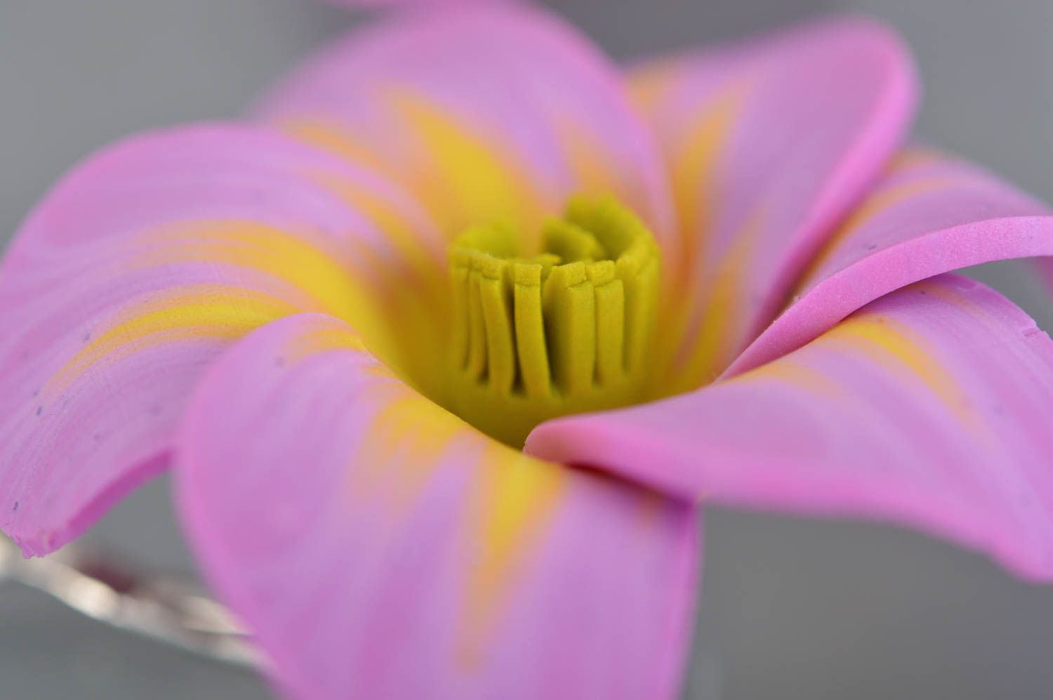 Серьги цветы из полимерной глины розовые с желтым крупные ручной работы фото 4