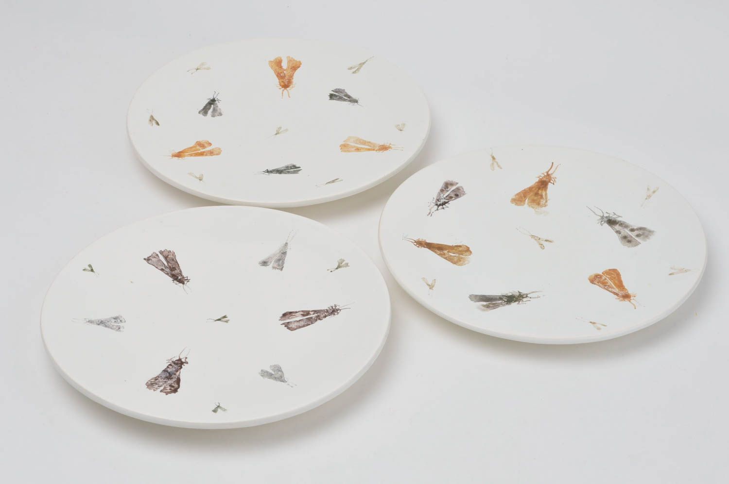 Assiettes plates Vaisselle design fait main 3 pièces Service de table céramique photo 4