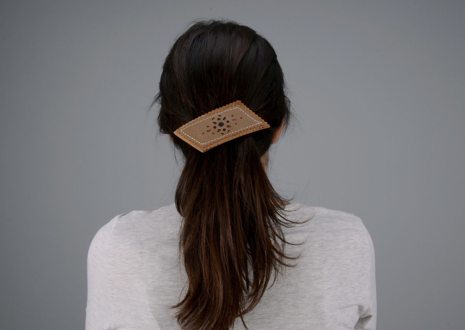Wooden hair clip-automatic  photo 4