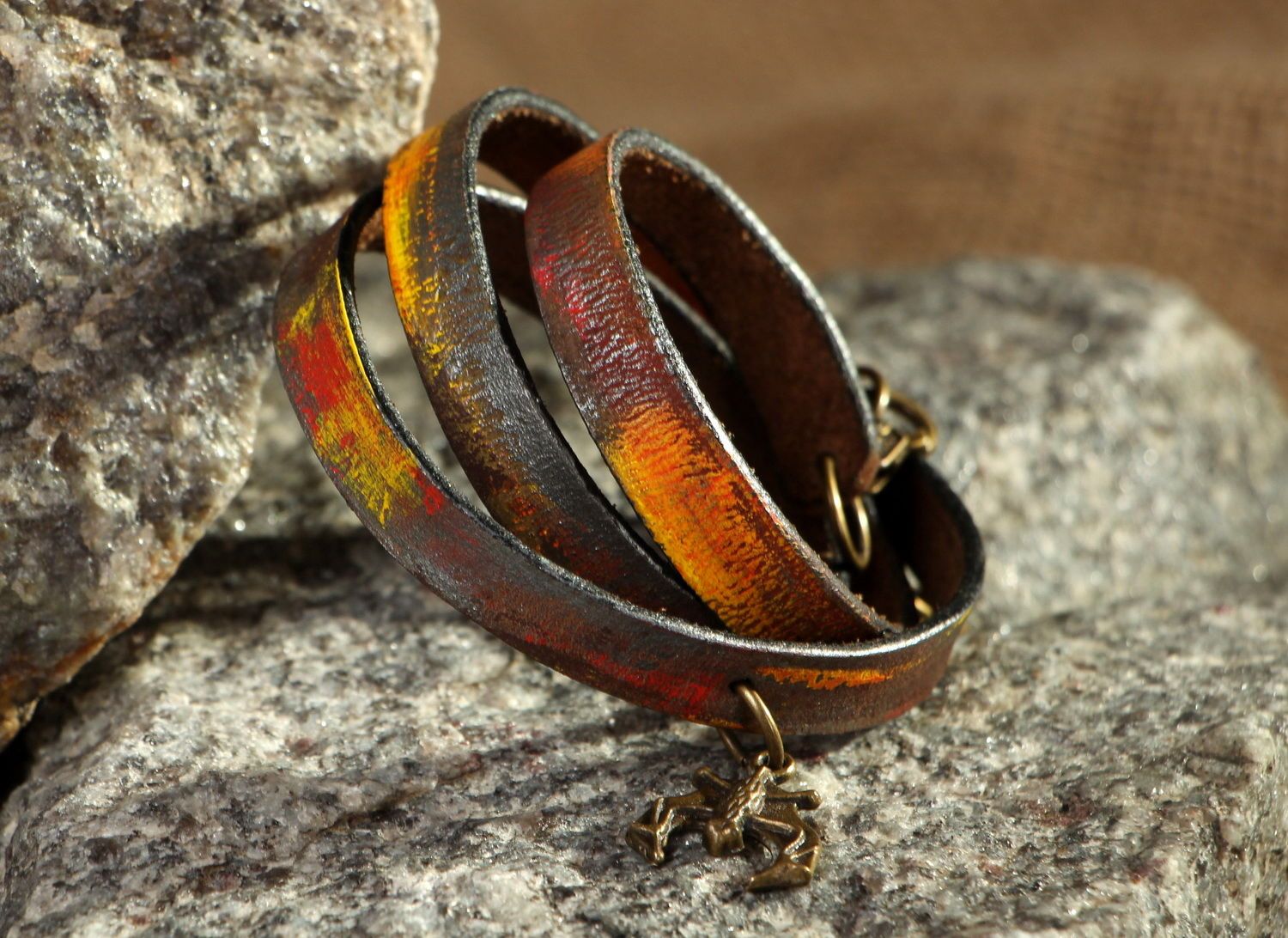 Кожаный браслет с подвеской в форме летучей мыши фото 1