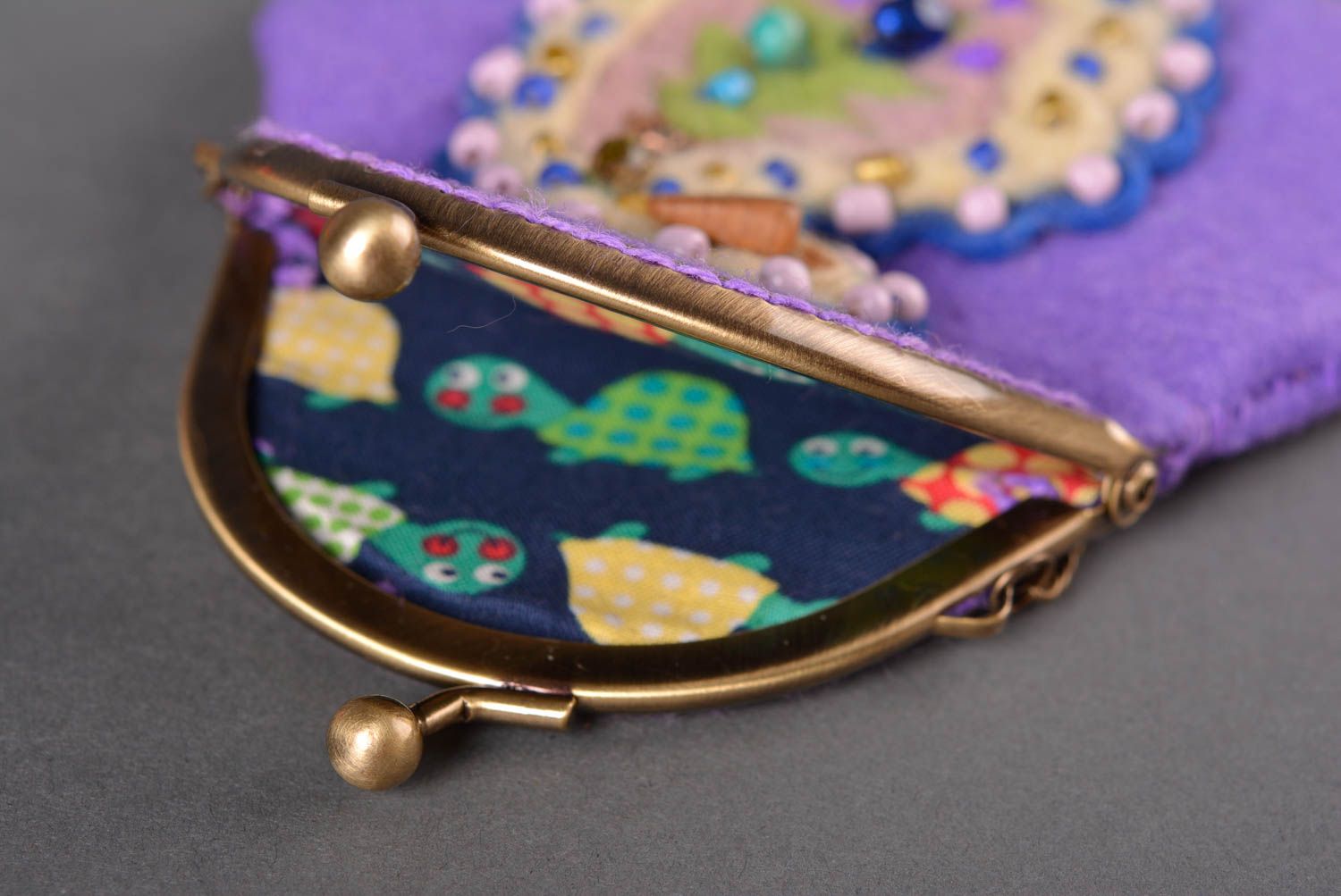 Сумка ручной работы женский кошелек фиолетовый на цепочке сумка из шерсти фото 3