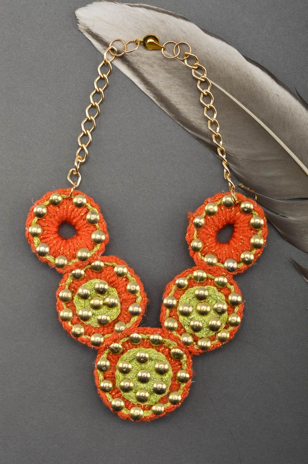Collier textile Bijou fait main orange fils à tricoter métal Cadeau pour femme photo 1