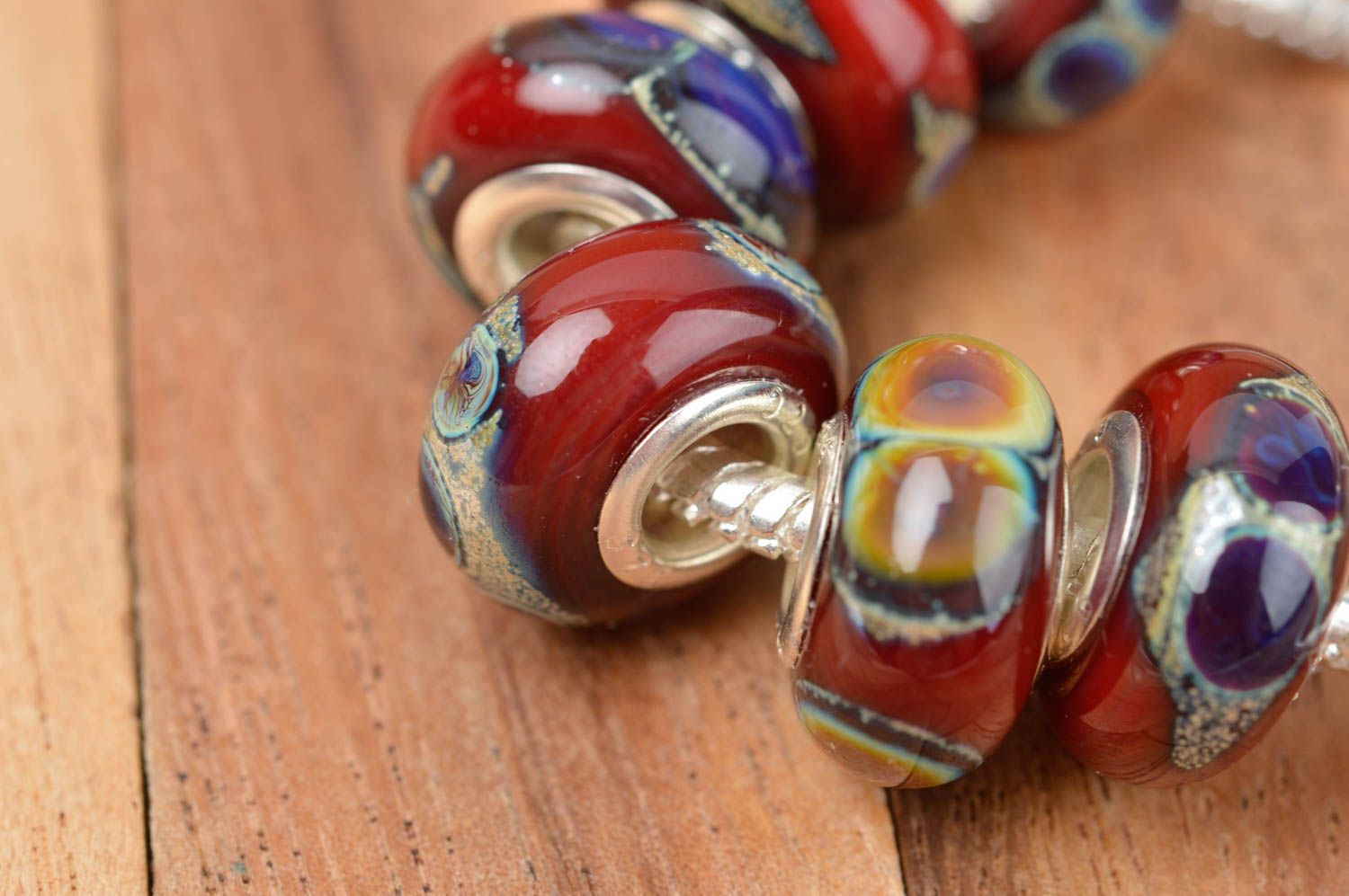 Bracelet en perles de verre rouges Bijou fait main lampwork Cadeau pour femme photo 5