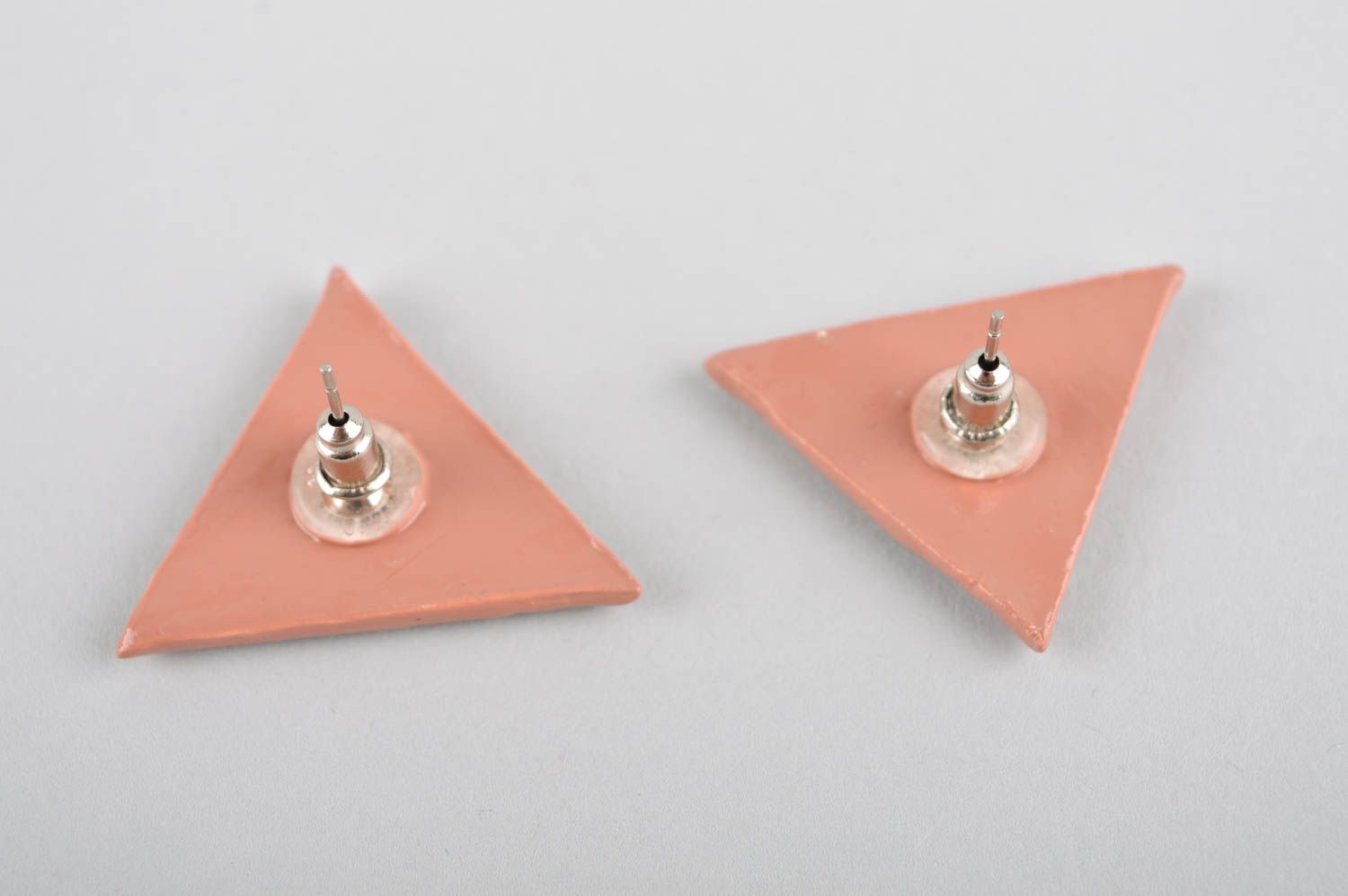 Beige Ohrringe Dreiecke handmade Designer Schmuck Accessoire für Frauen foto 4