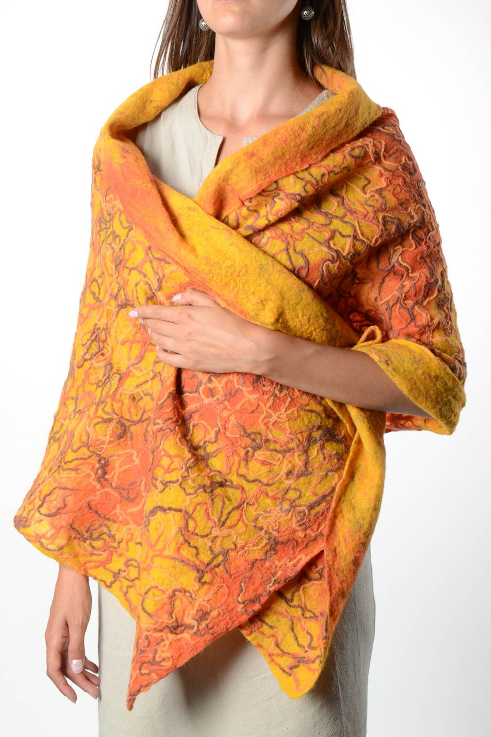 Handmade gefilzter Schal Frauen Accessoire Geschenk für Frau Damen Schal grell foto 1