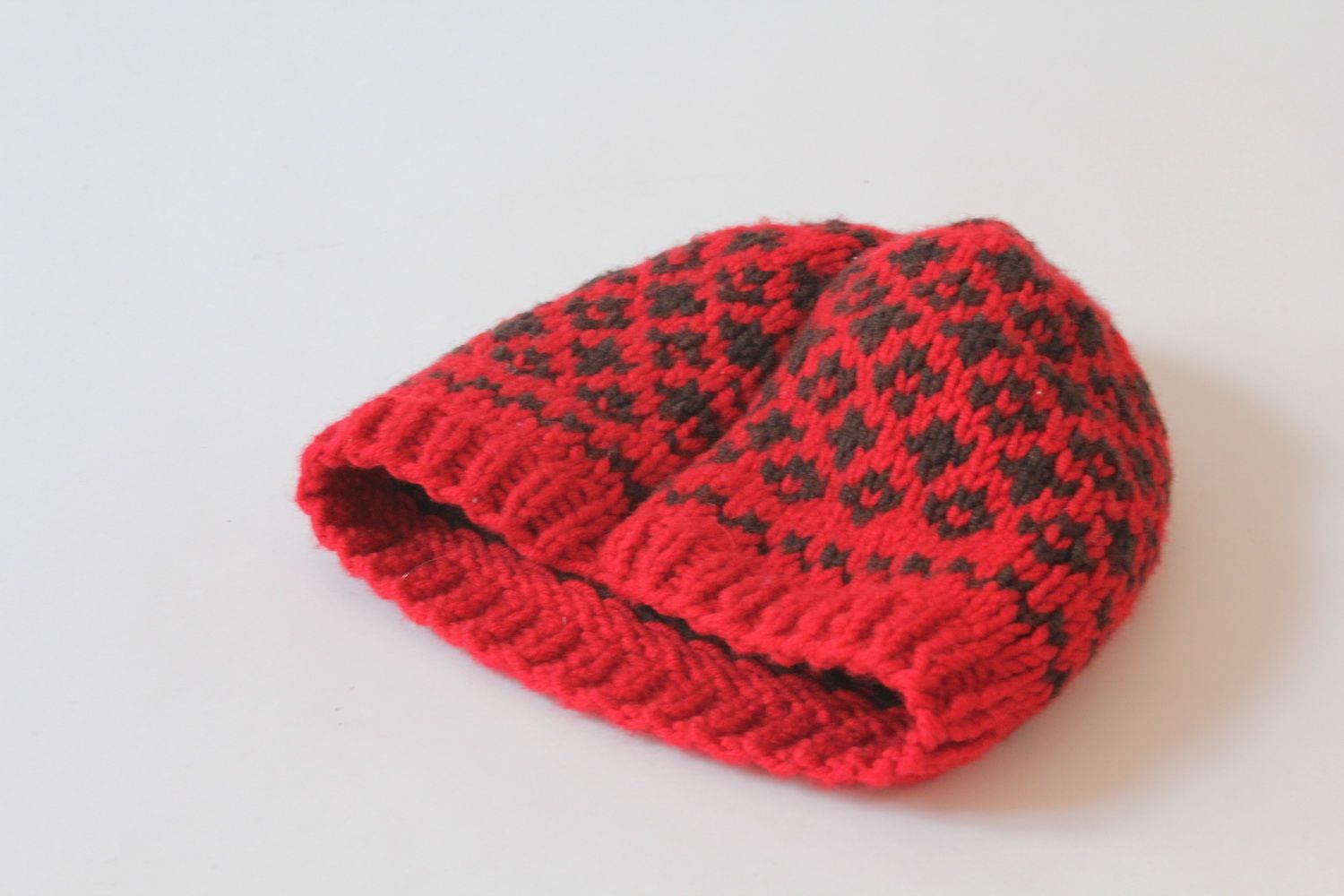 Warm knitted hat photo 1