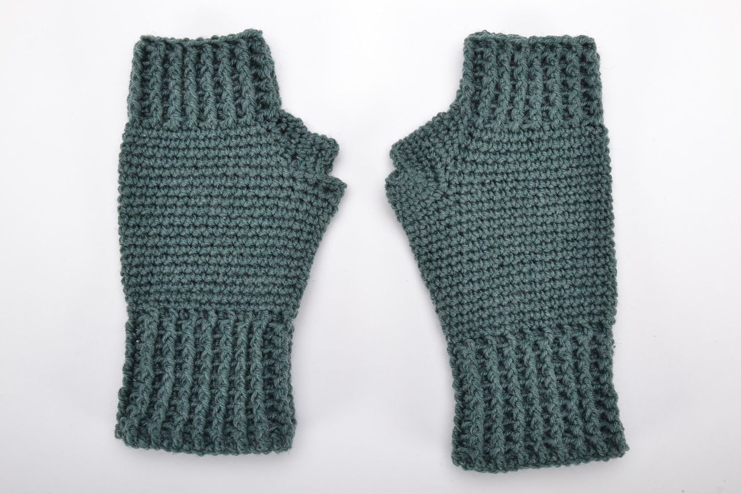 Mitaines tricotées main au crochet originales photo 2