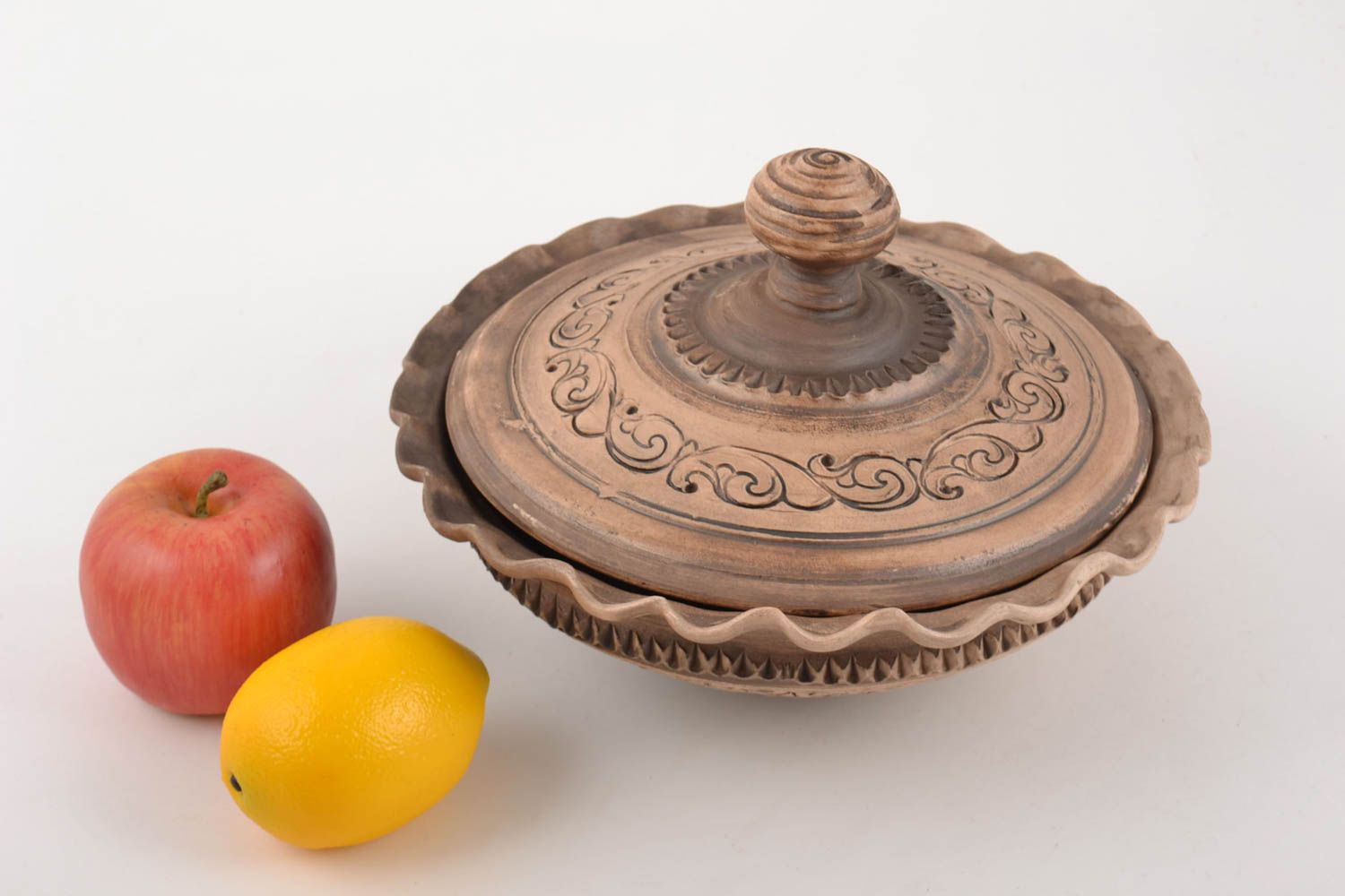 Глиняная миска с крышкой глубокая коричневая 1 литр красивая ручной работы фото 1