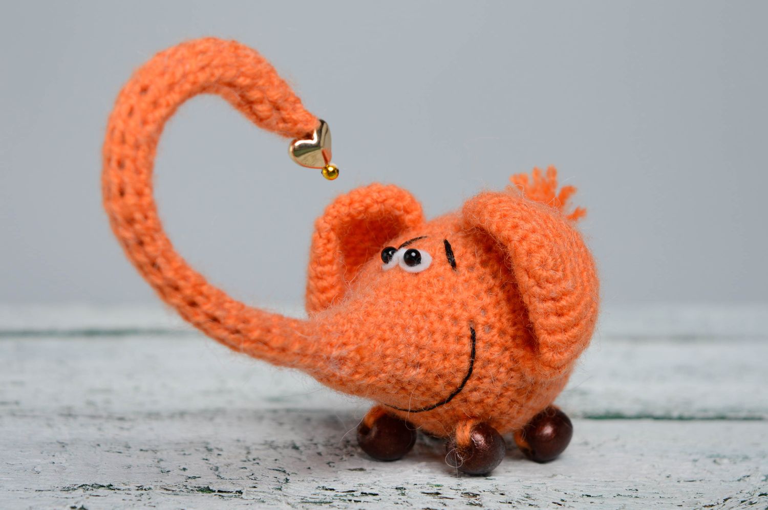 Peluche tricotée au crochet en forme d'éléphant photo 1