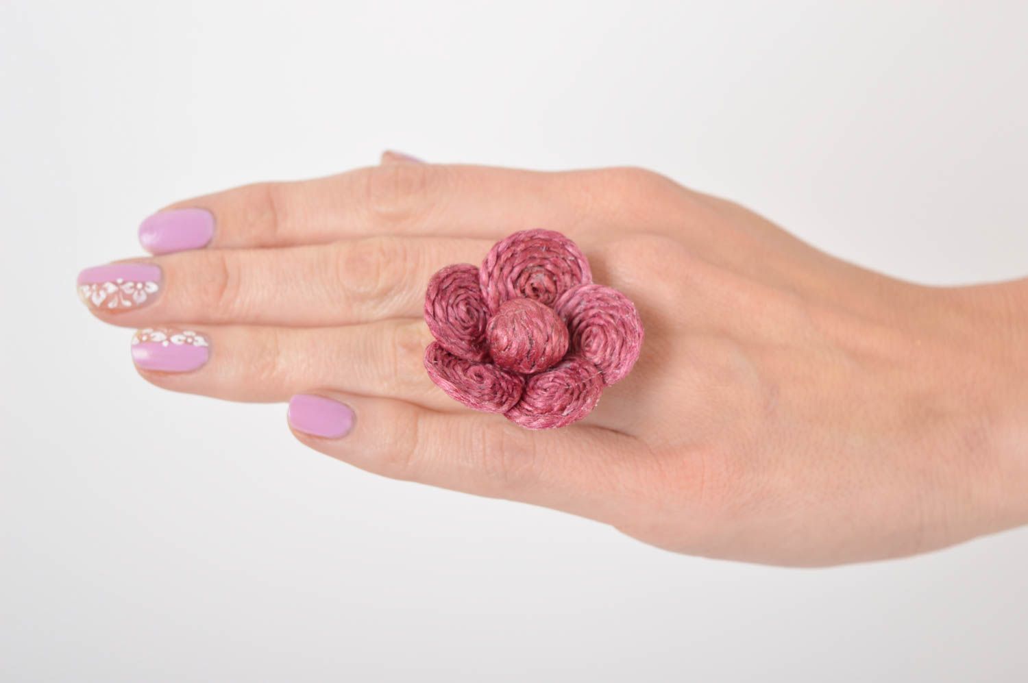 Bague fleur rose Bijou fait main en ficelle et métal Petit cadeau femme photo 5