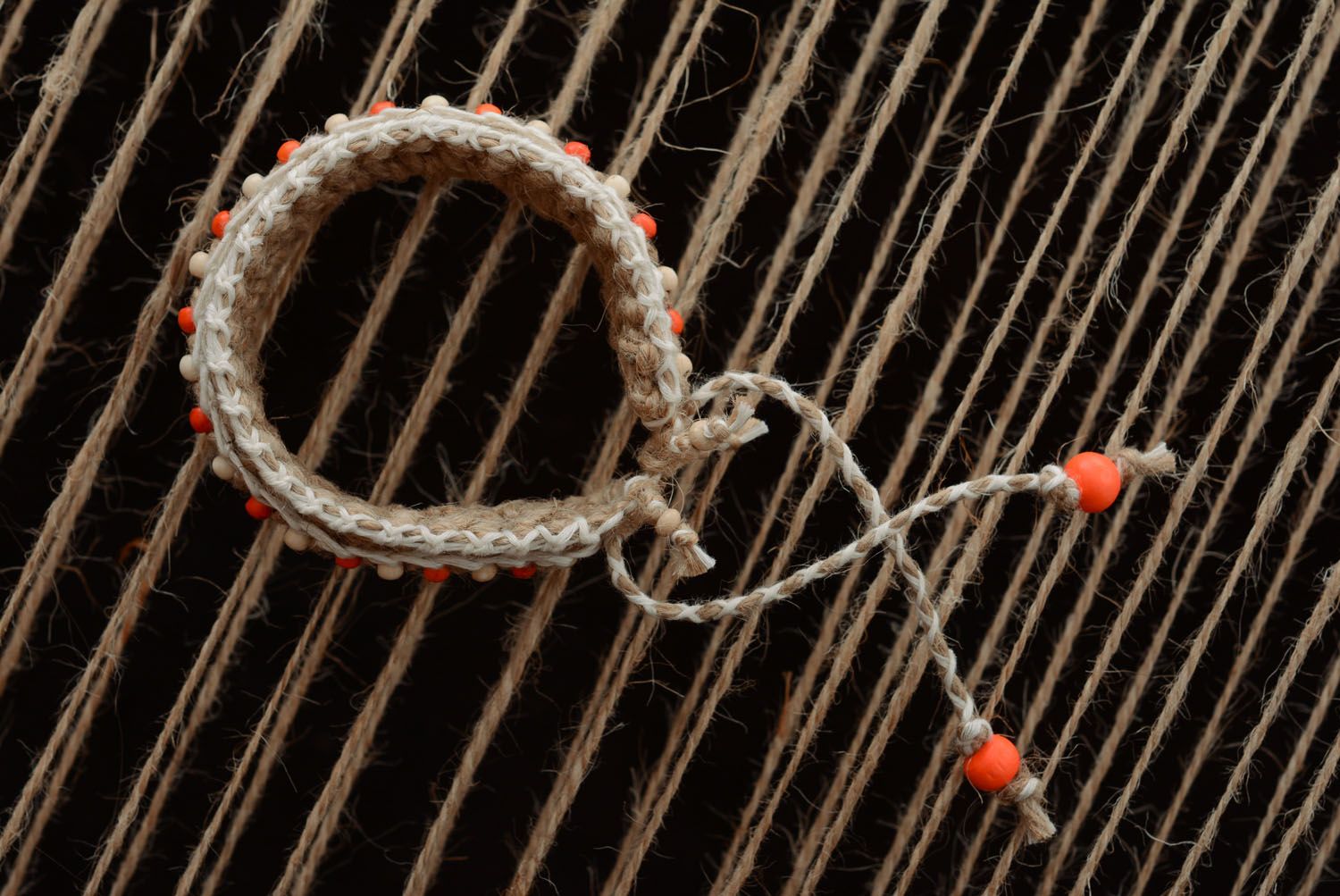 Bracelet de jute avec perles en bois  photo 3