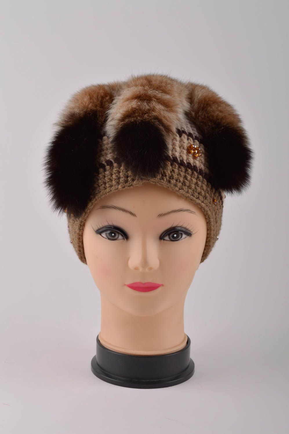 Bonnet tricot fait main Chapeau avec fourrure laine Vêtement femme original photo 3
