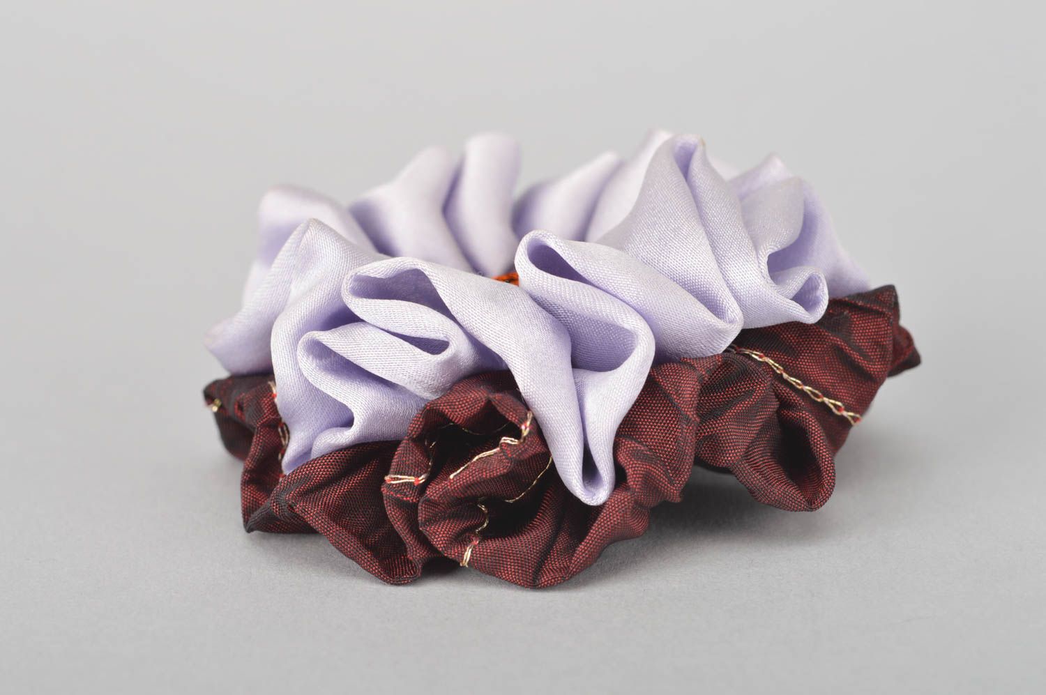 Broche fleur Bijou fantaisie fait main bicolore Accessoire femme en tissu photo 3