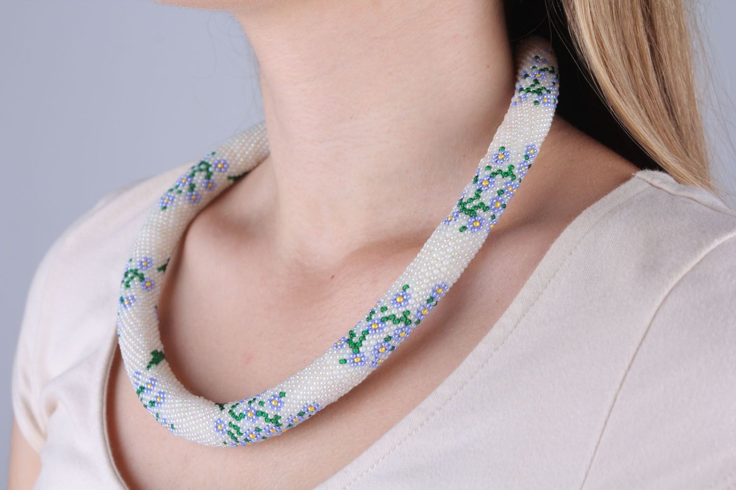 Collana tubolare intrecciata fatta a mano accessori da donna di perline
 foto 5