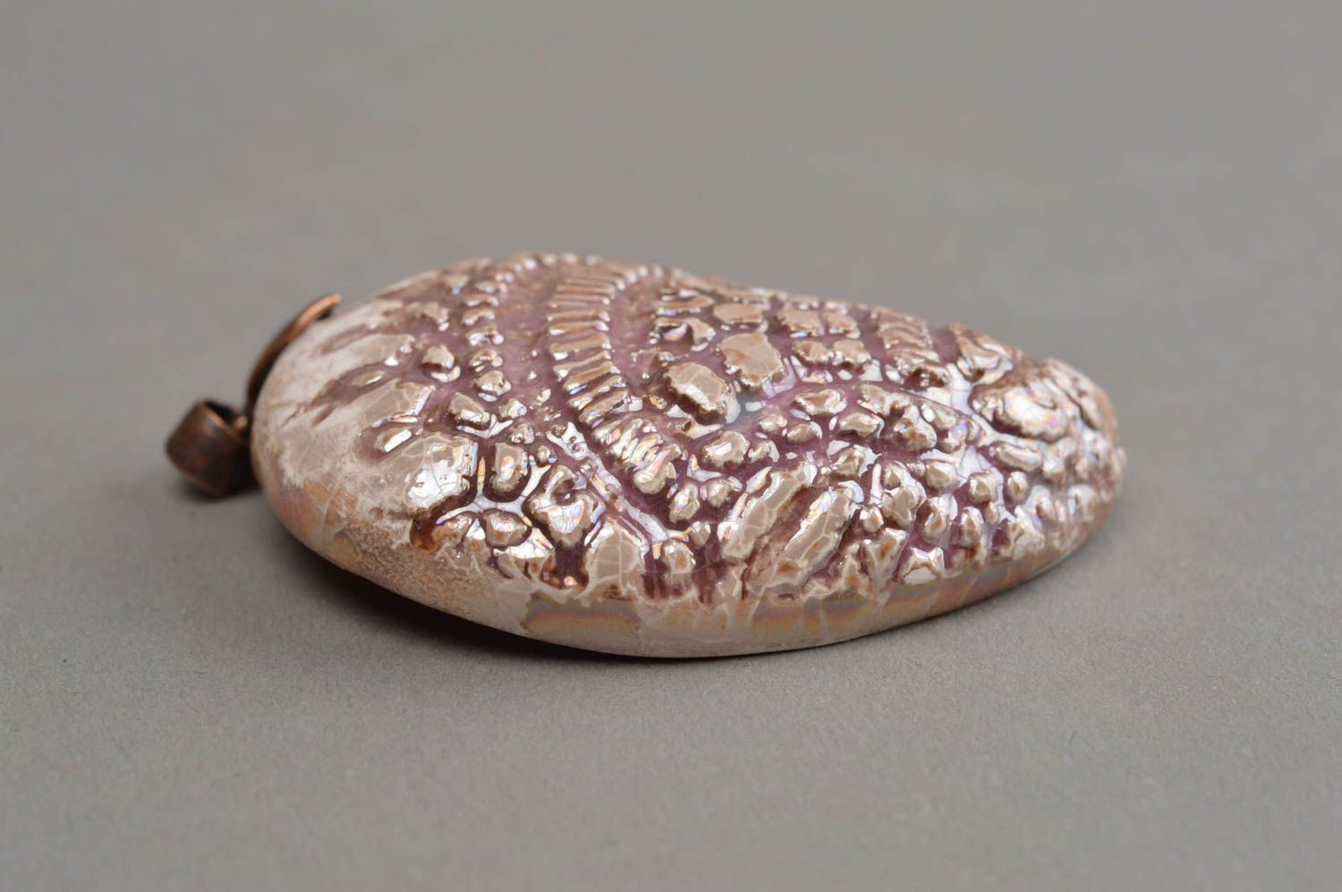 Handmade beautiful pendant cute ceramic accessory jewelry in shape of mussel photo 3