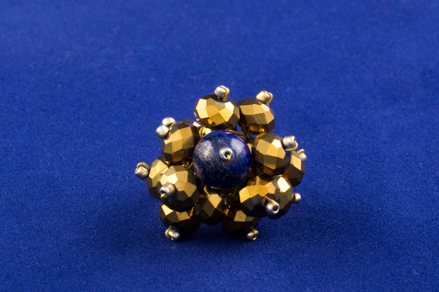 Grande bague en lazurite et perles de cristal de couleur dorée faite main photo 3
