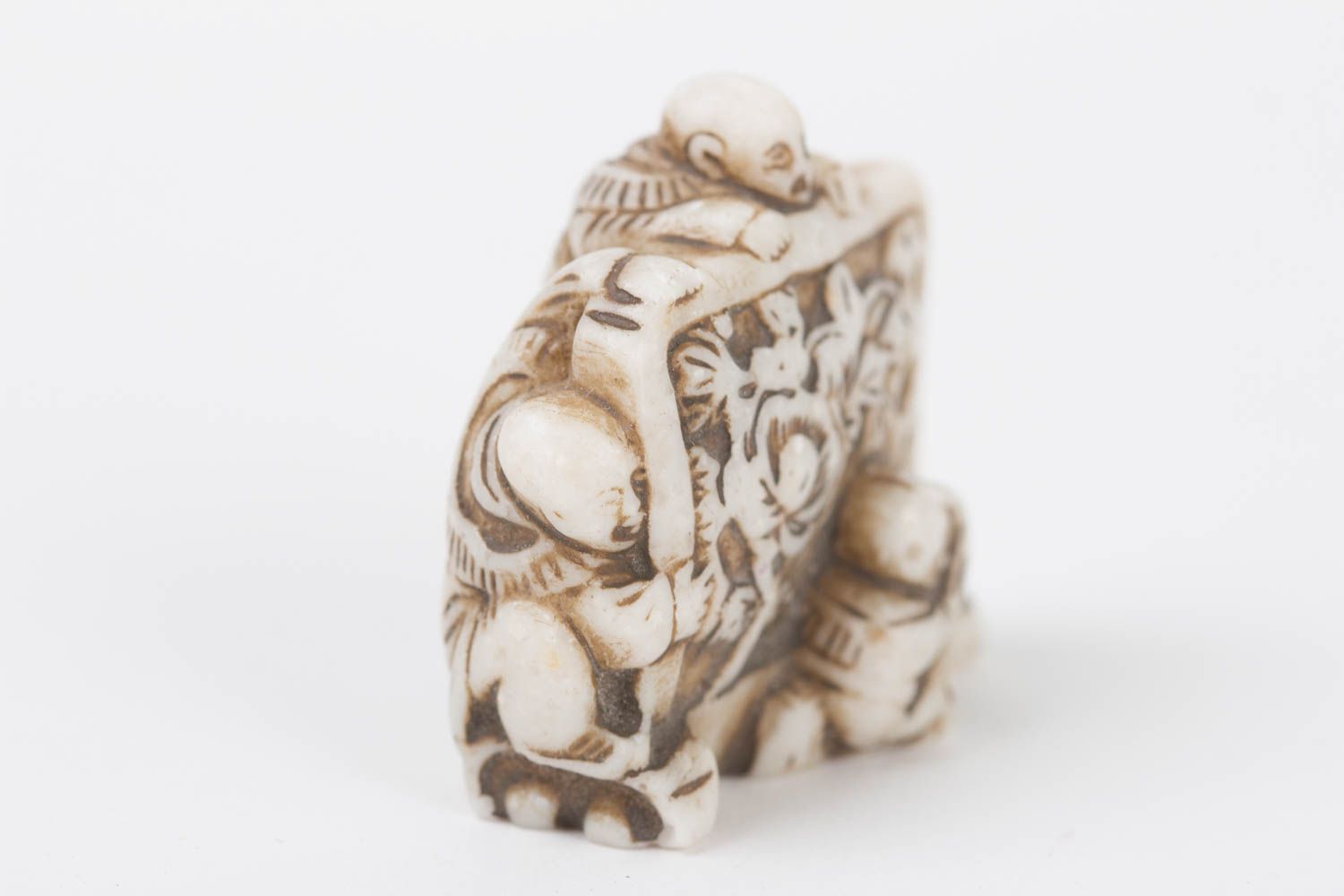 Статуэтка из полимерной смолы и мраморной крошки ручной работы Мальчики Карако фото 3