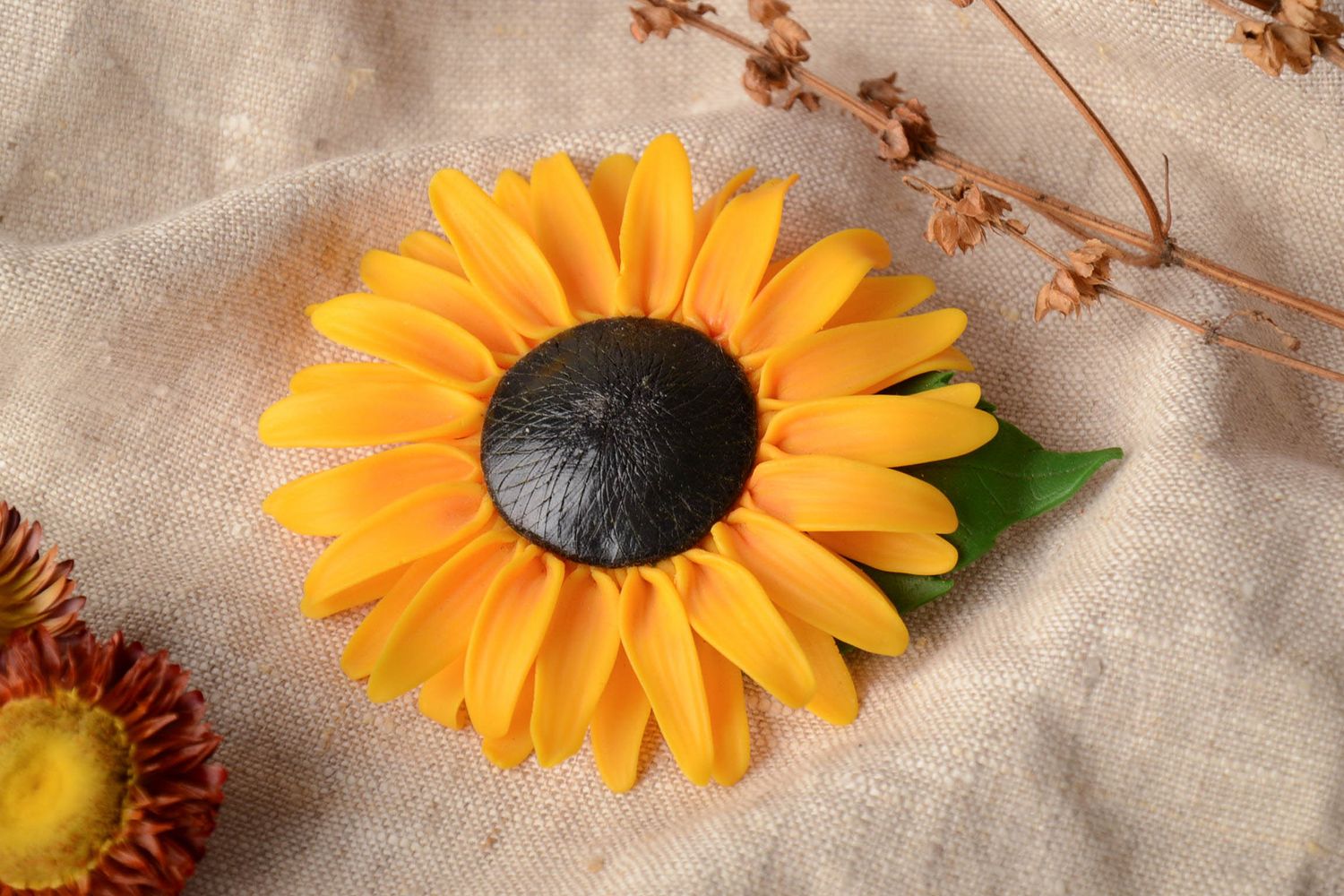 Handmade Brosche Blume aus Polymer Ton  foto 1