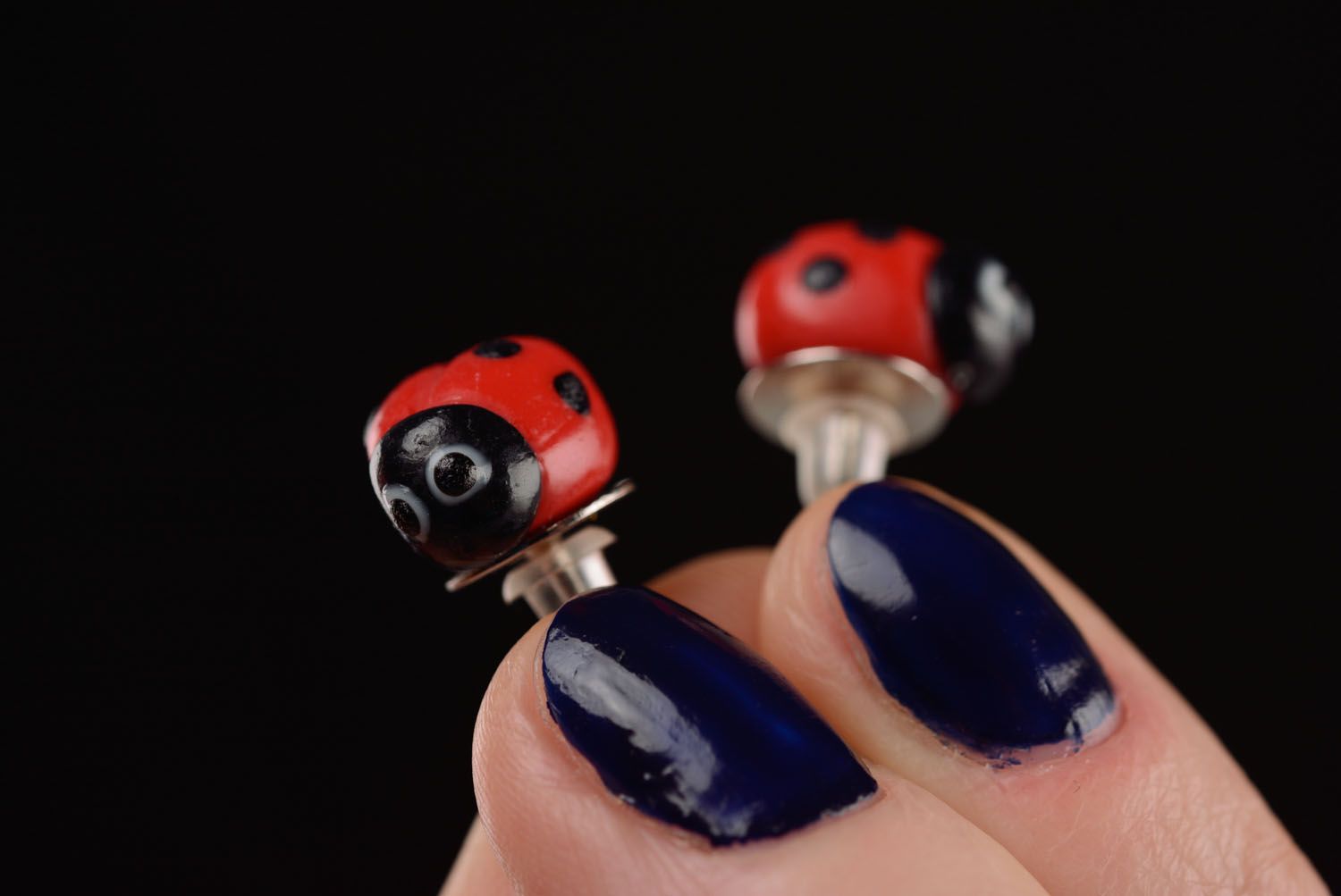 Plastic stud earrings Ladybugs photo 2