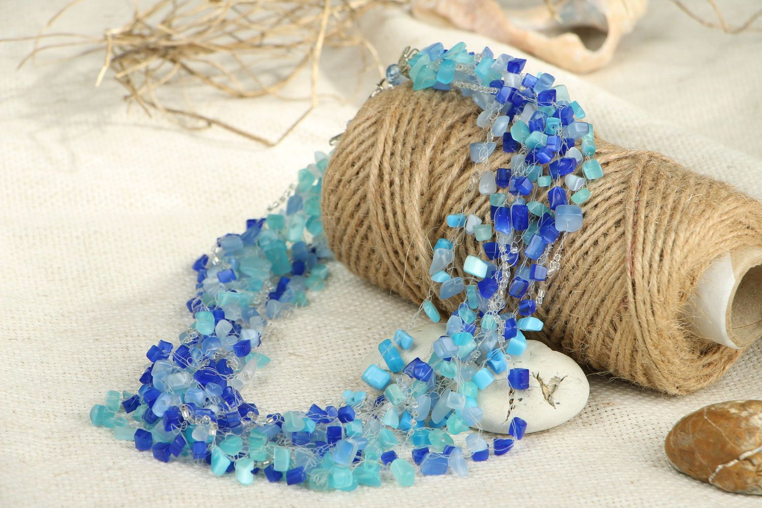 Necklace made ​​of natural stones photo 2