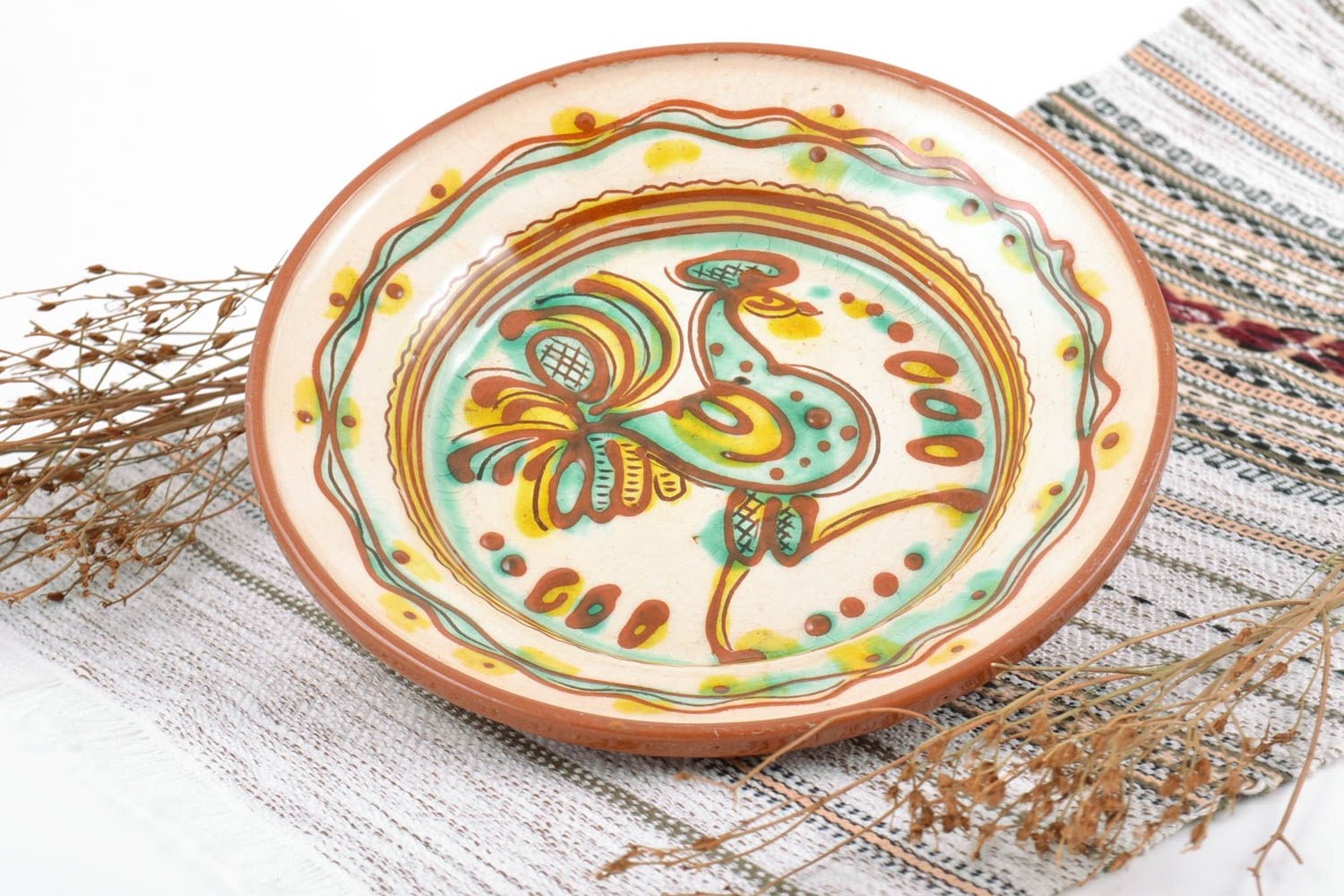 Керамическая тарелка расписанная глазурью декоративная ручной работы красивая фото 1