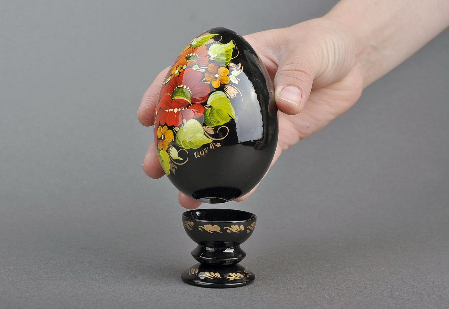 Декоративное яйцо из дерева на подставке Цветение маков  фото 5