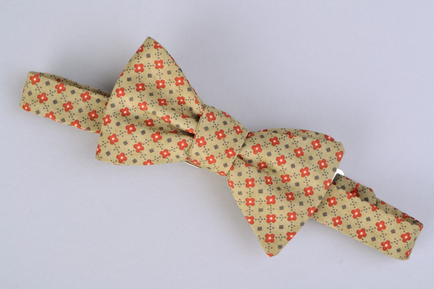 Handmade fashionable bow tie sewn of cotton fabric with motley pattern unisex photo 3